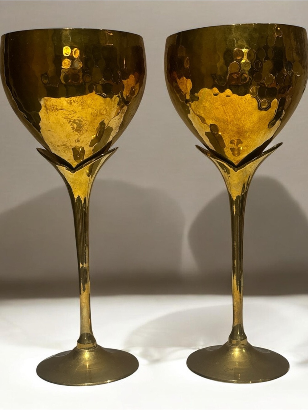 Hammered Gold Goblet Wine Glass - Elegant Metallic Stemware